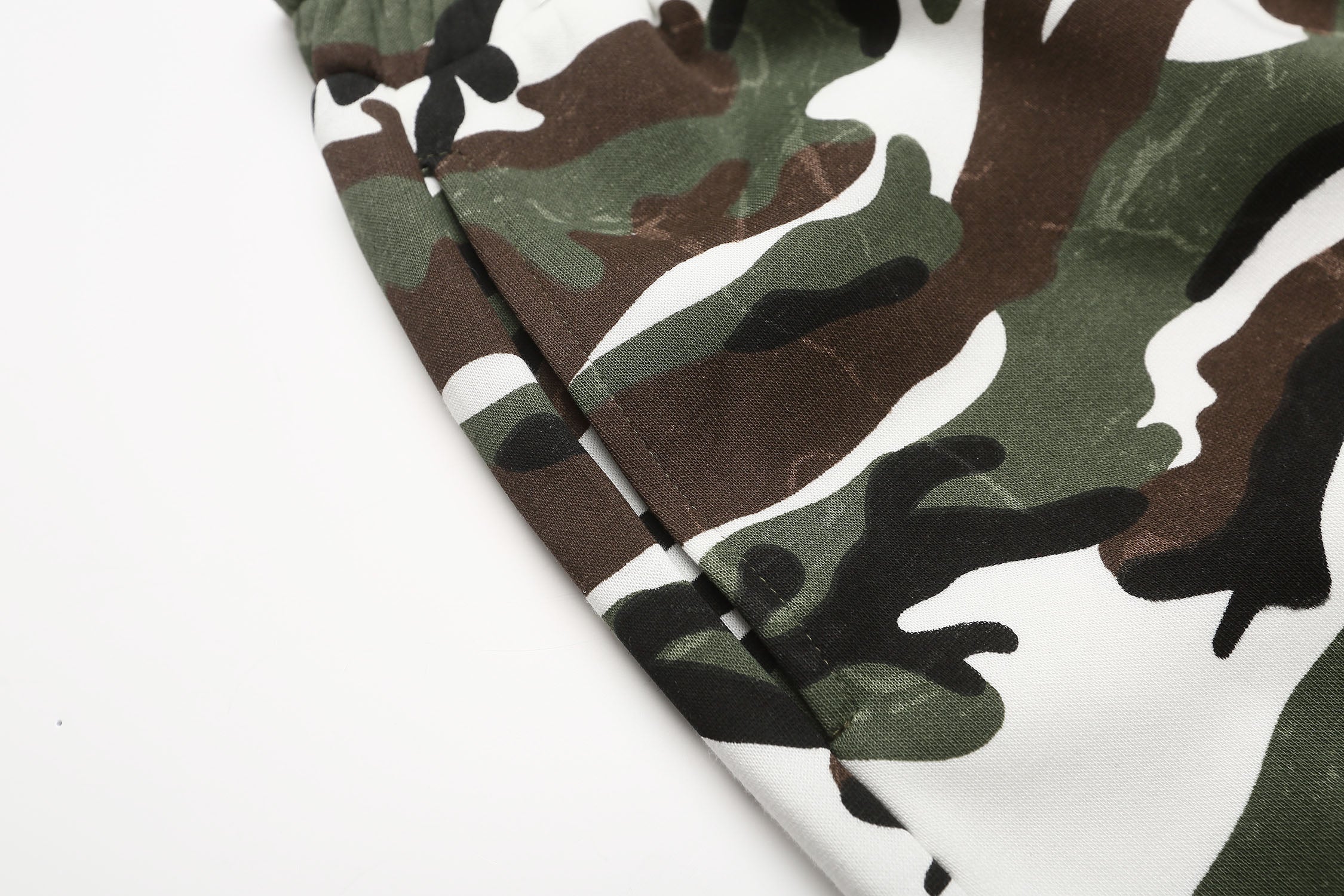 Omirad Camo Print Loose Shorts