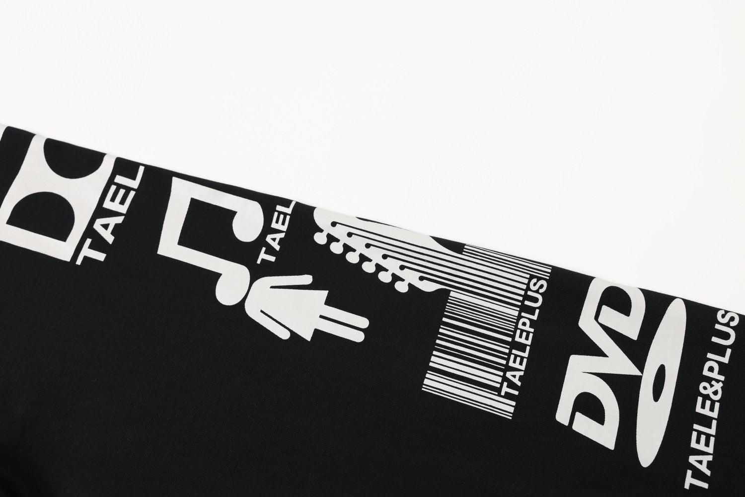 Omirad Graphic Raglan Long Sleeve Tee