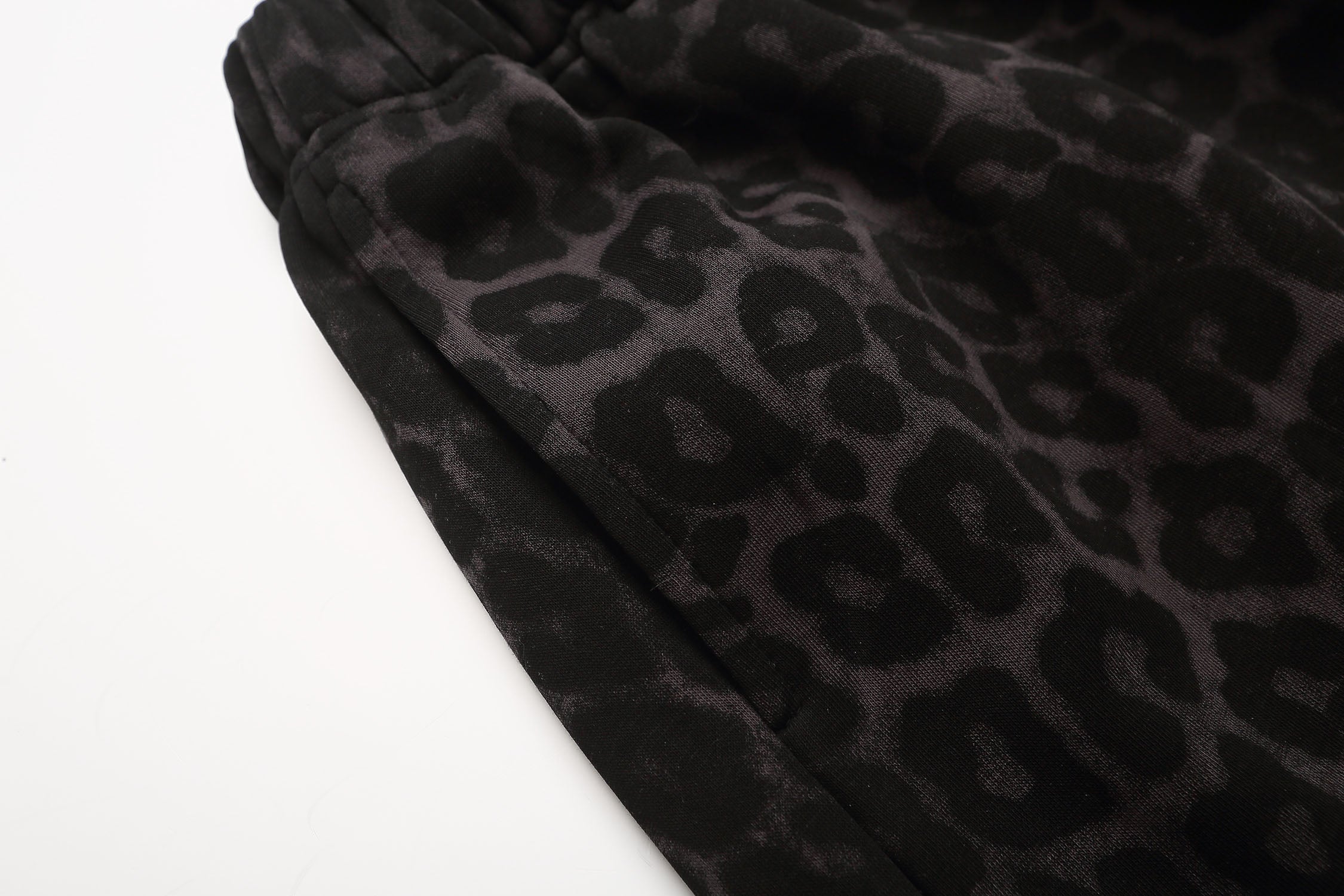 Omirad Leopard Print Loose Shorts