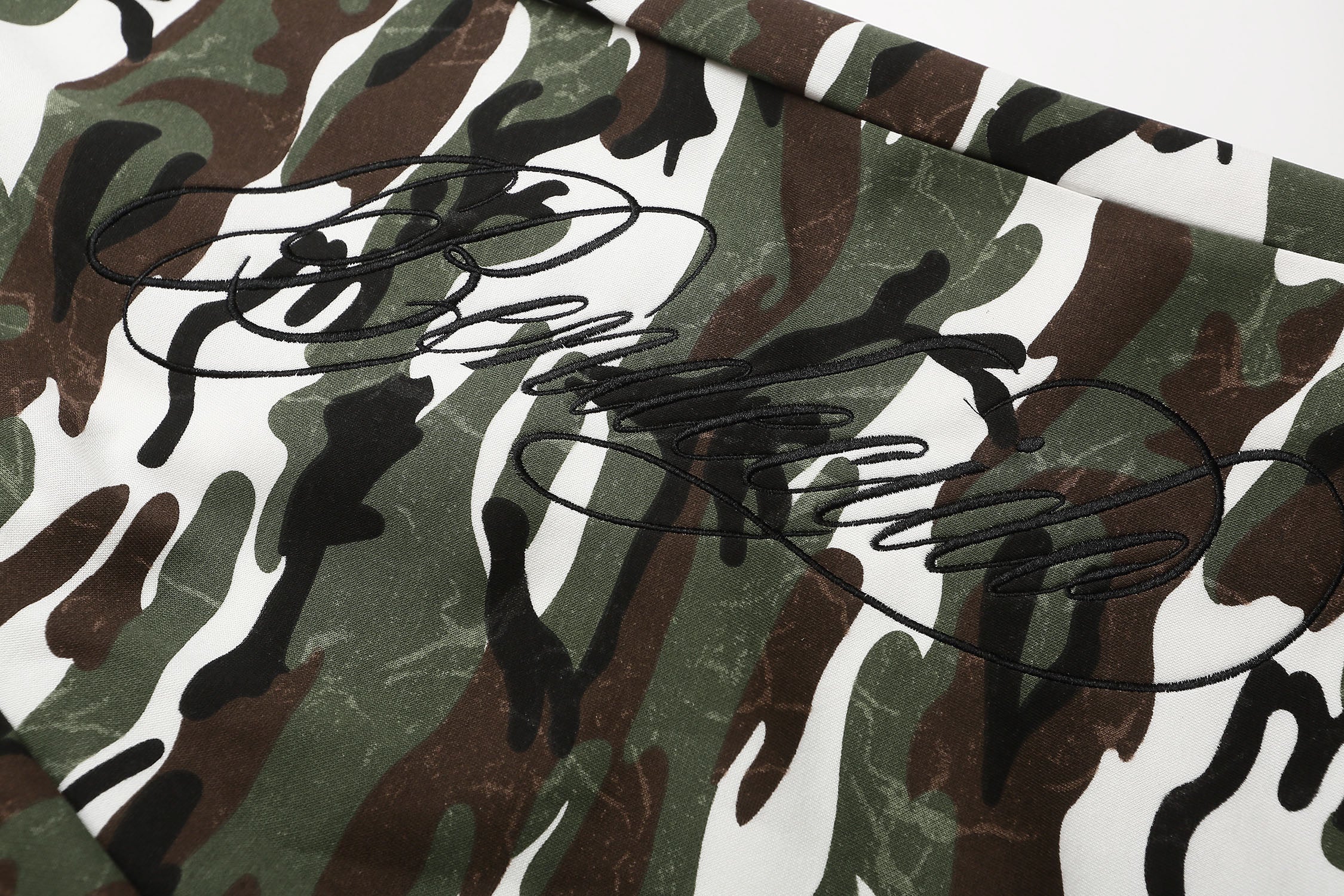 Omirad Camo Print Loose Shorts