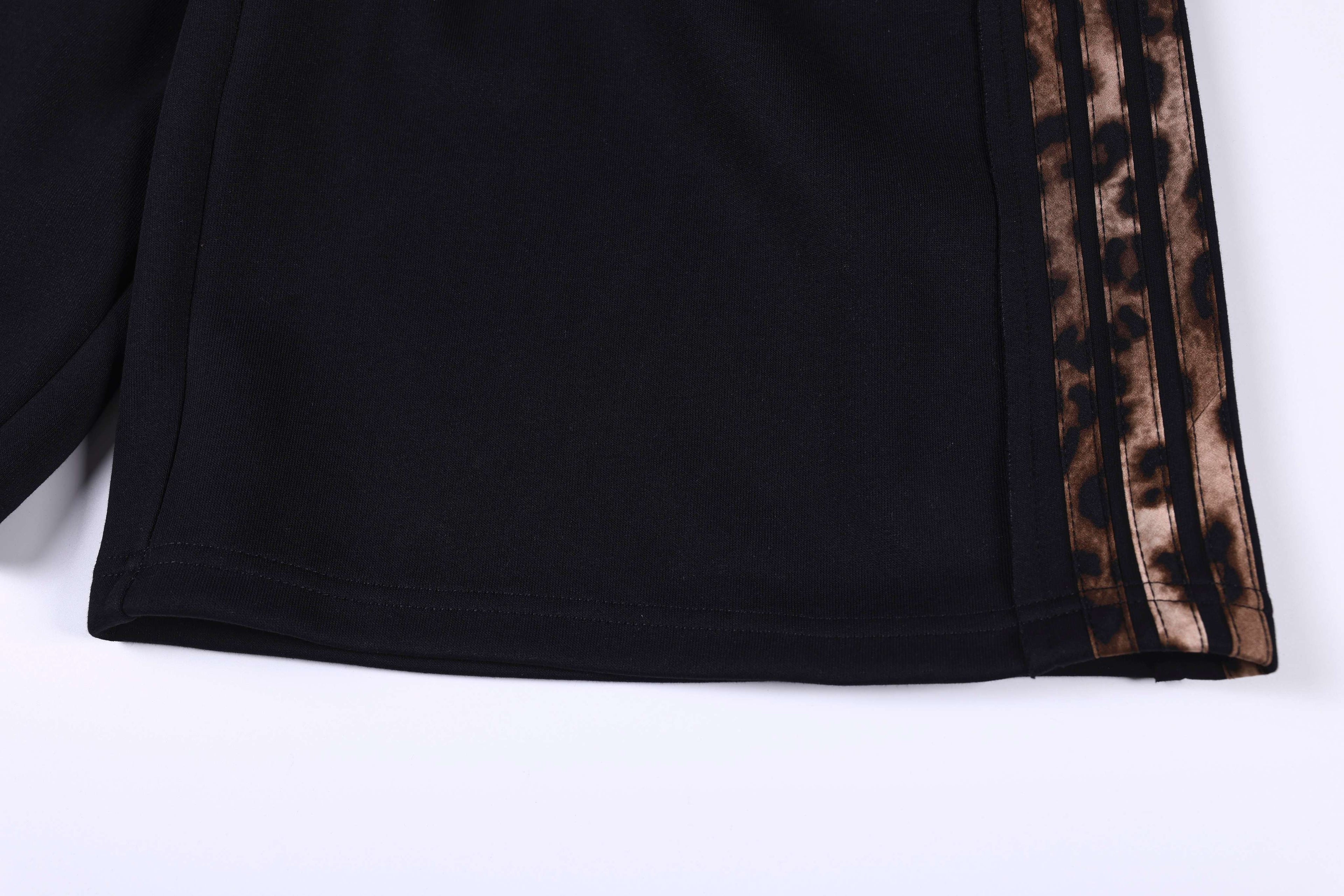 Omirad Leopard Trim Wide Shorts