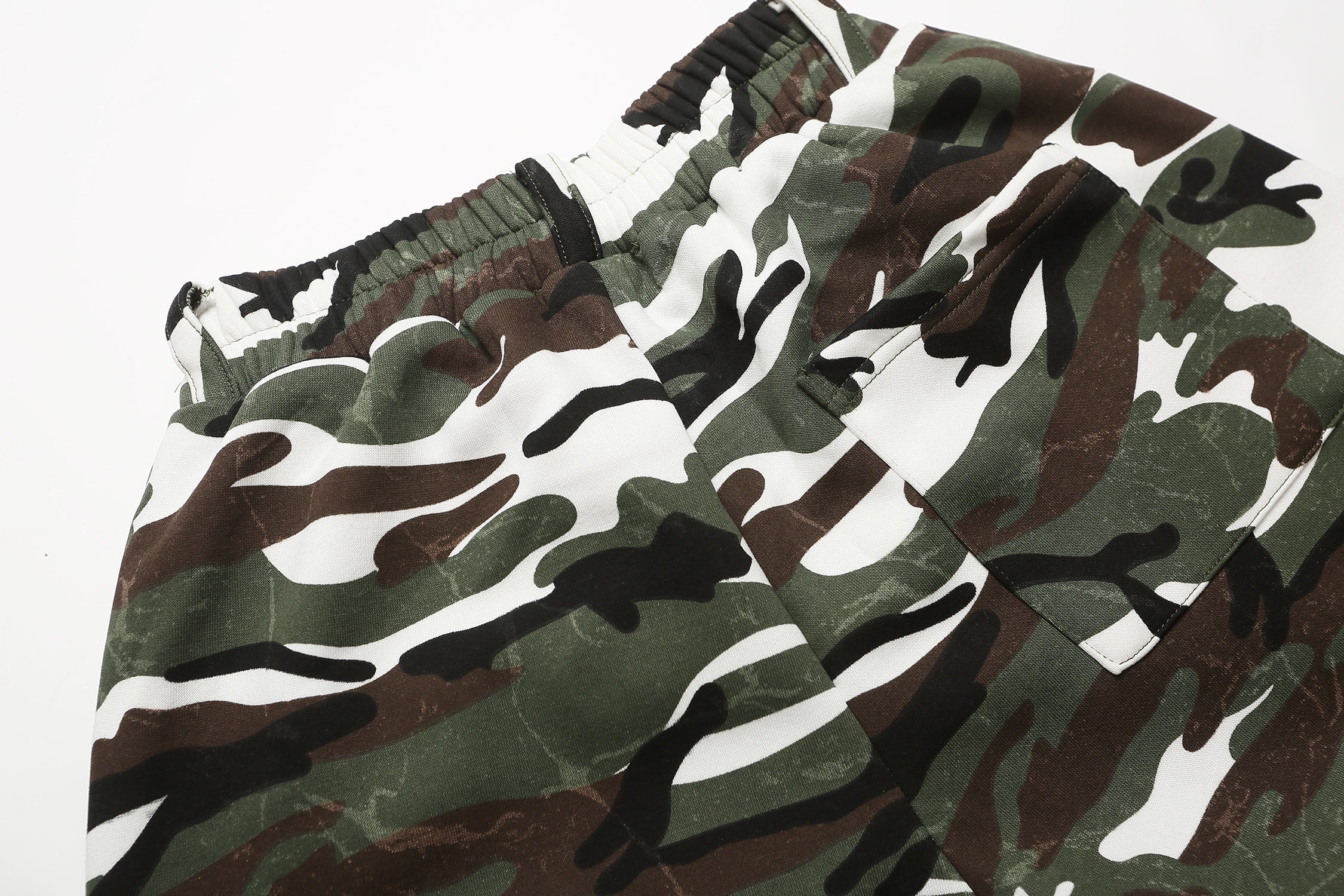 Omirad Camo Print Loose Shorts