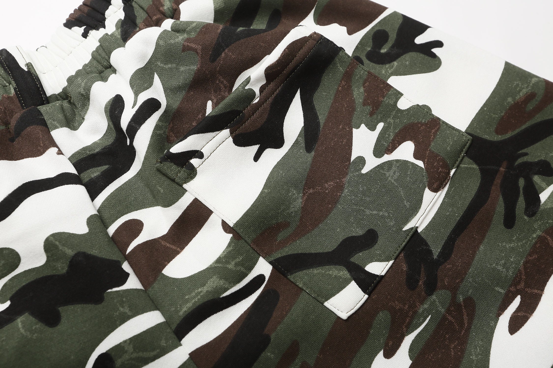Omirad Camo Print Loose Shorts