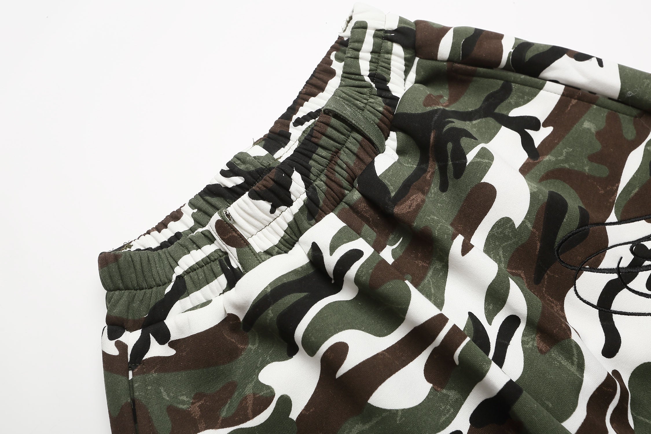 Omirad Camo Print Loose Shorts